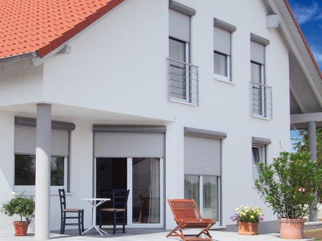 Vorbaurolladen mit runder Blende 04