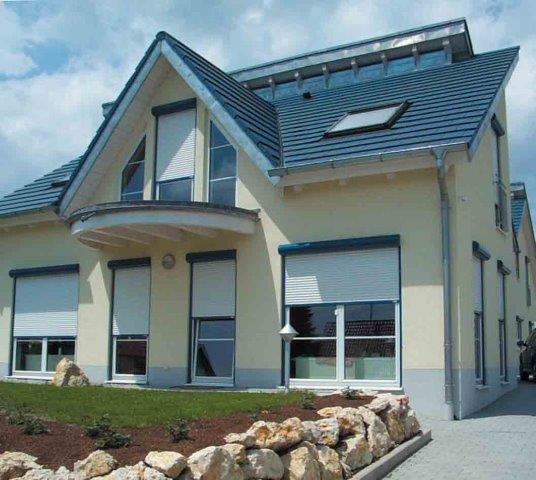 Vorbaurolladen mit runder Blende 03